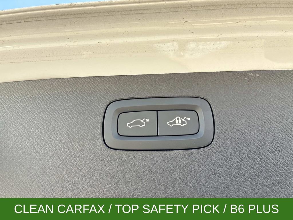 Used 2025 Volvo XC90 B6 Plus AWD/4WD image 15