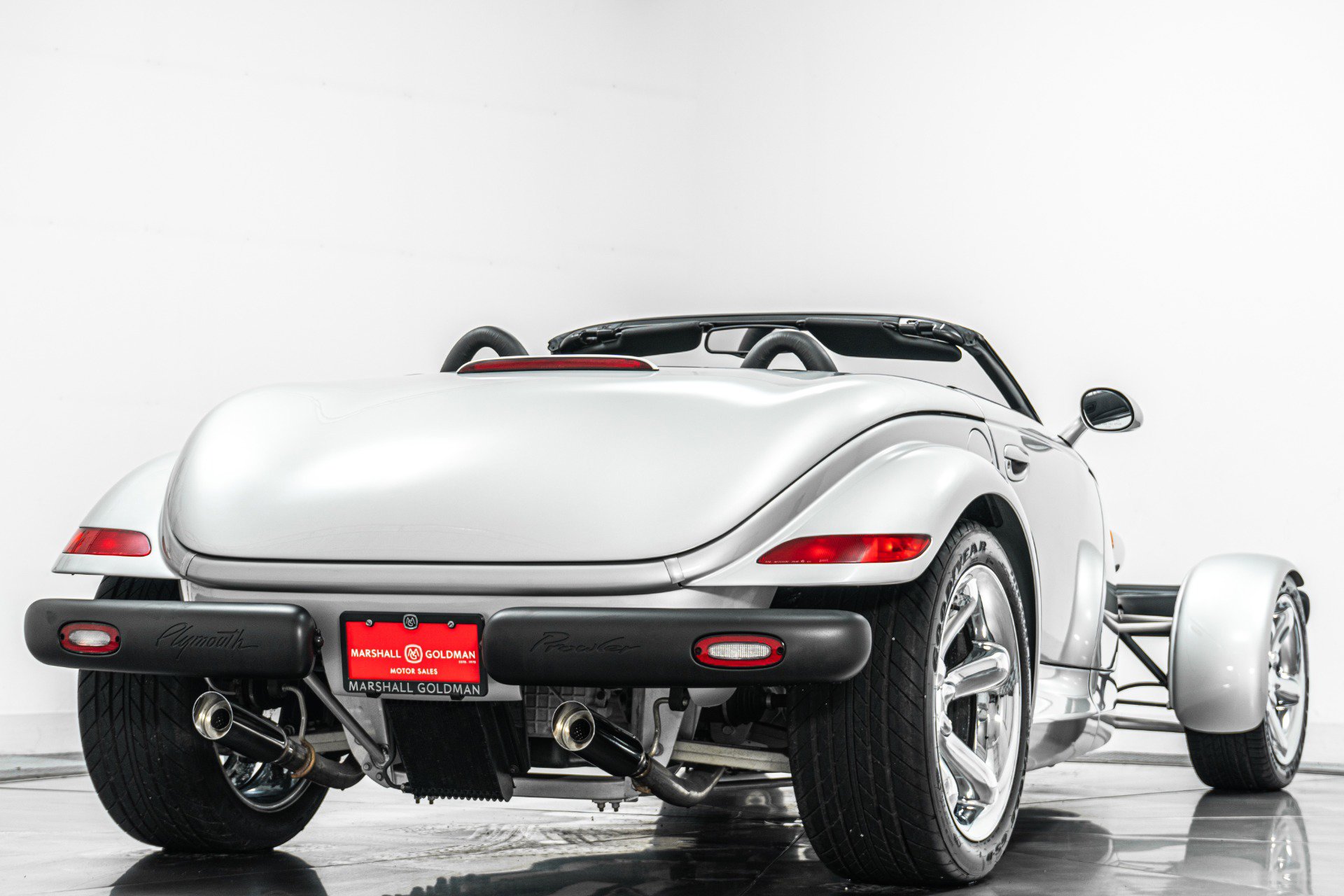 Used 2000 Plymouth Prowler image 9