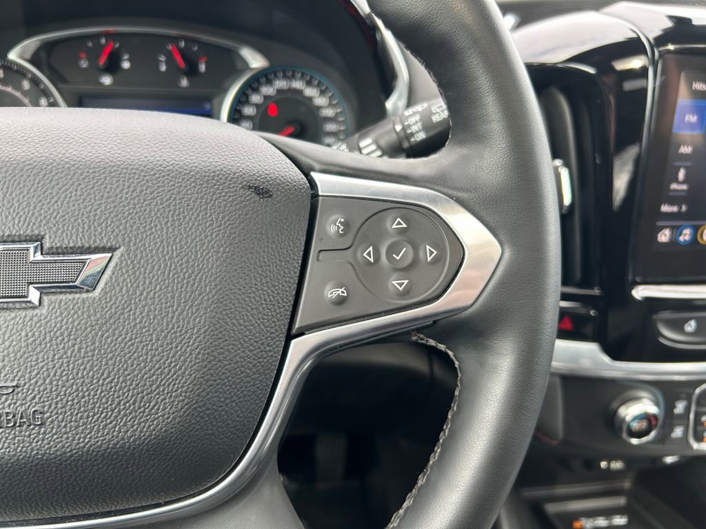 Used 2023 Chevrolet Traverse RS image 19