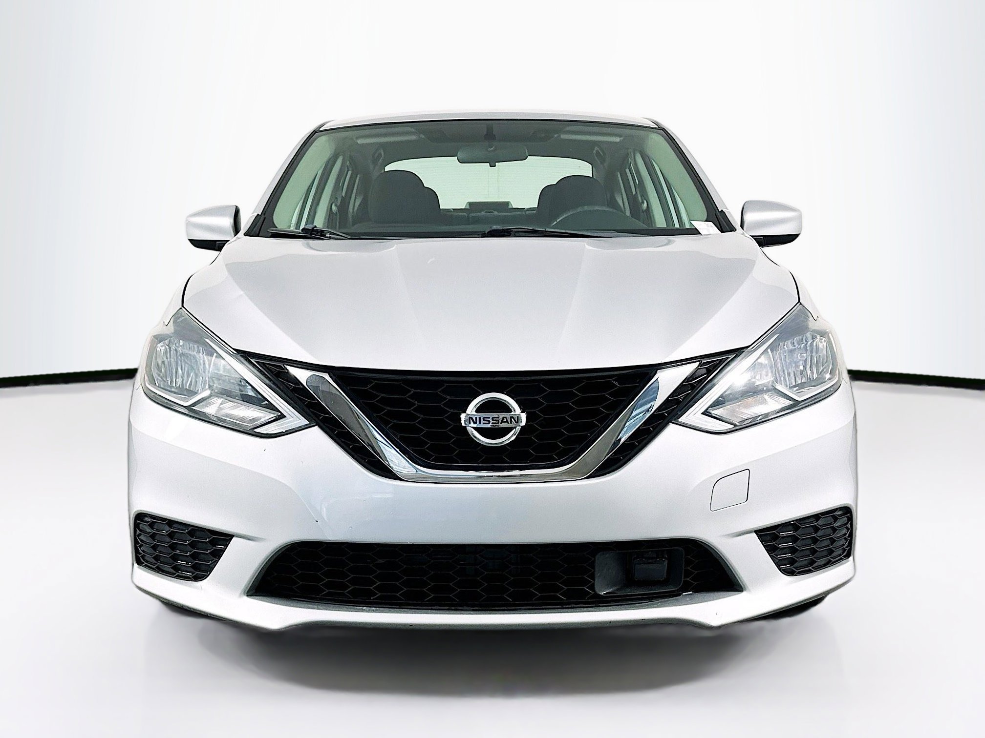 Used 2018 Nissan Sentra SV image 2
