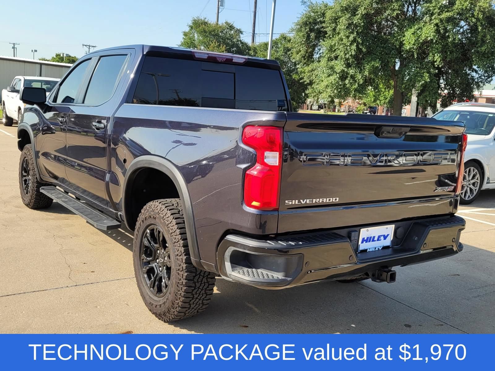 Used 2022 Chevrolet Silverado 1500 ZR2 w/ Technology Package AWD/4WD image 3