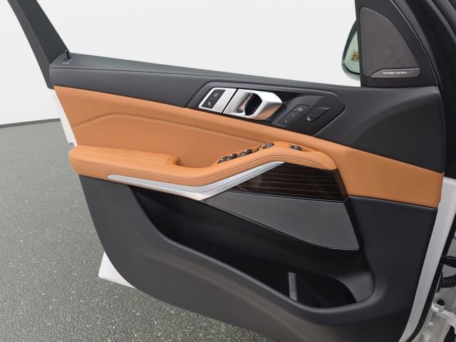 Certified 2026 BMW X5 xDrive40i w/ Climate Comfort Package image 24