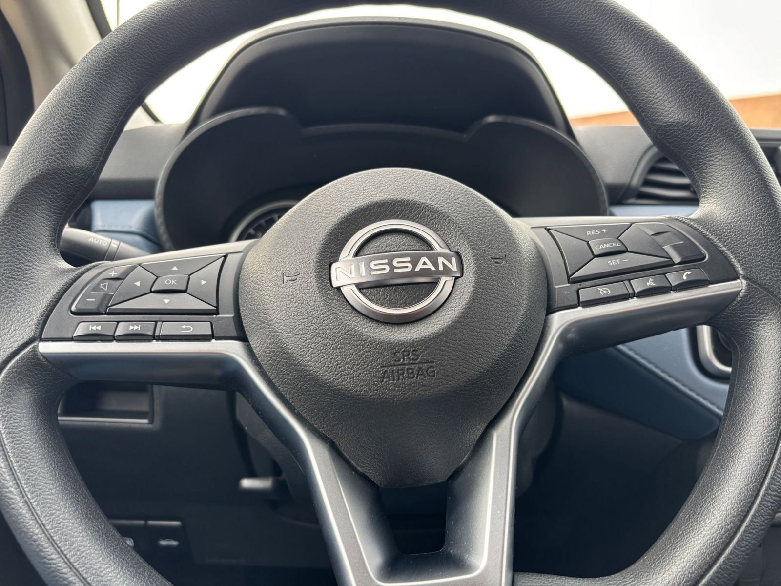 Used 2025 Nissan Versa SV FWD image 25