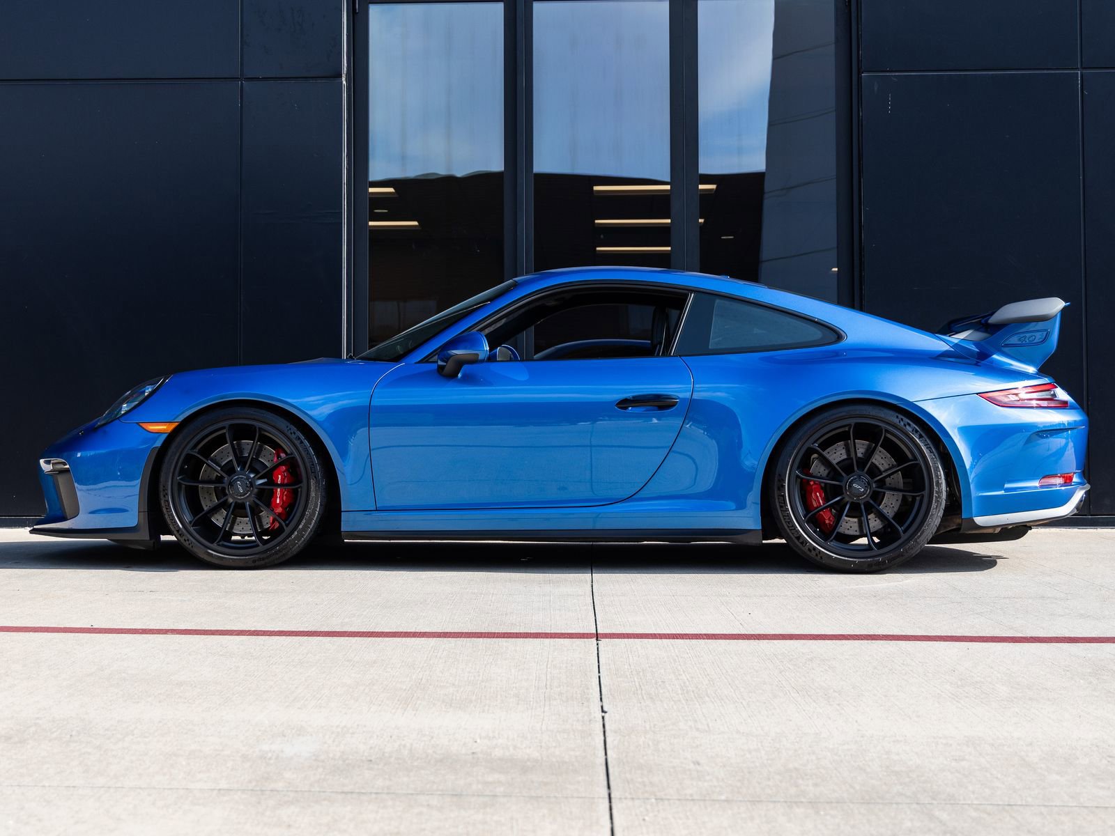 Certified 2018 Porsche 911 GT3 image 2