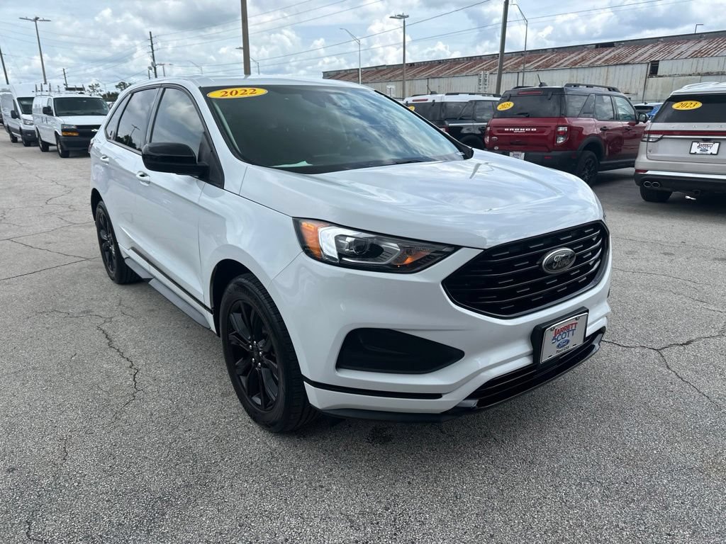 Used 2022 Ford Edge SE w/ Black Appearance Package AWD/4WD image 2