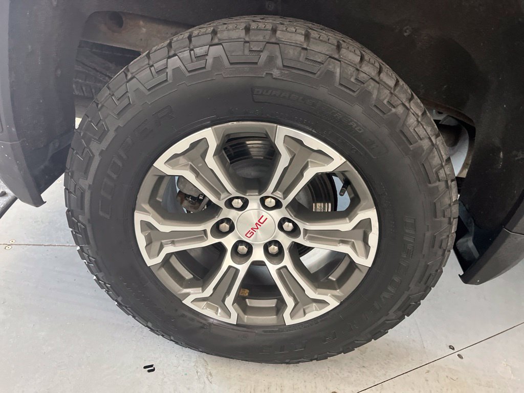 Used 2019 GMC Sierra 1500 SLE w/ X31 Off-Road Package AWD/4WD image 15