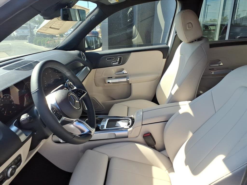 New 2025 Mercedes-Benz GLB 250 4MATIC image 14