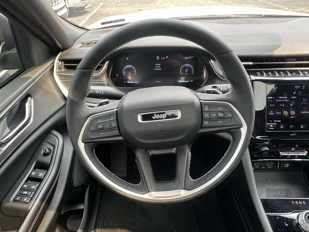Used 2024 Jeep Grand Cherokee L Laredo w/ Luxury Tech Group I AWD/4WD image 17