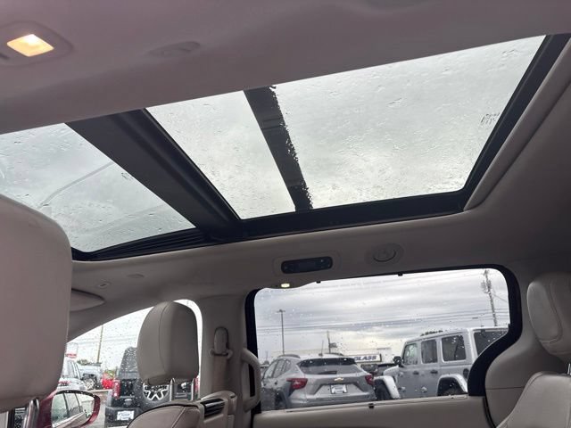 Used 2018 Chrysler Pacifica Limited w/ Advanced Safetytec Group FWD image 10