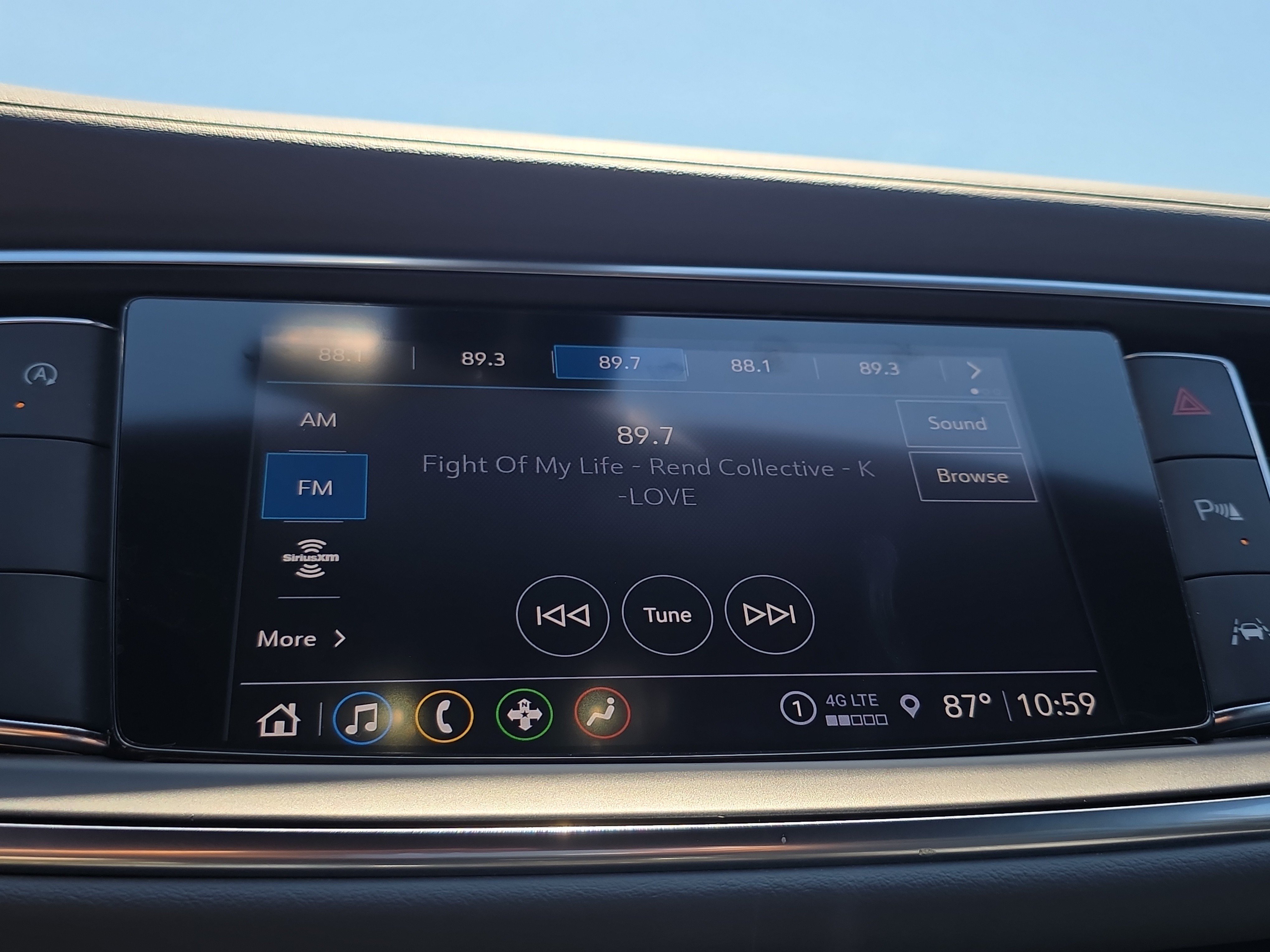 Used 2024 Buick Enclave Essence FWD image 27