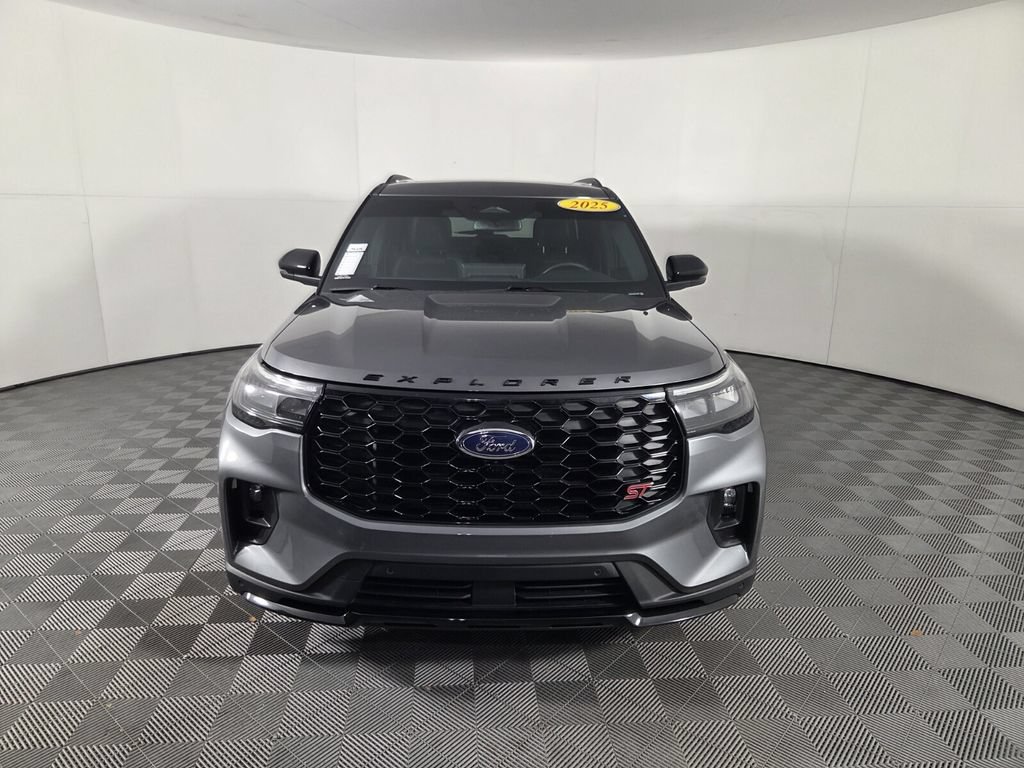 Used 2025 Ford Explorer ST w/ Sun And Sound Package AWD/4WD image 3