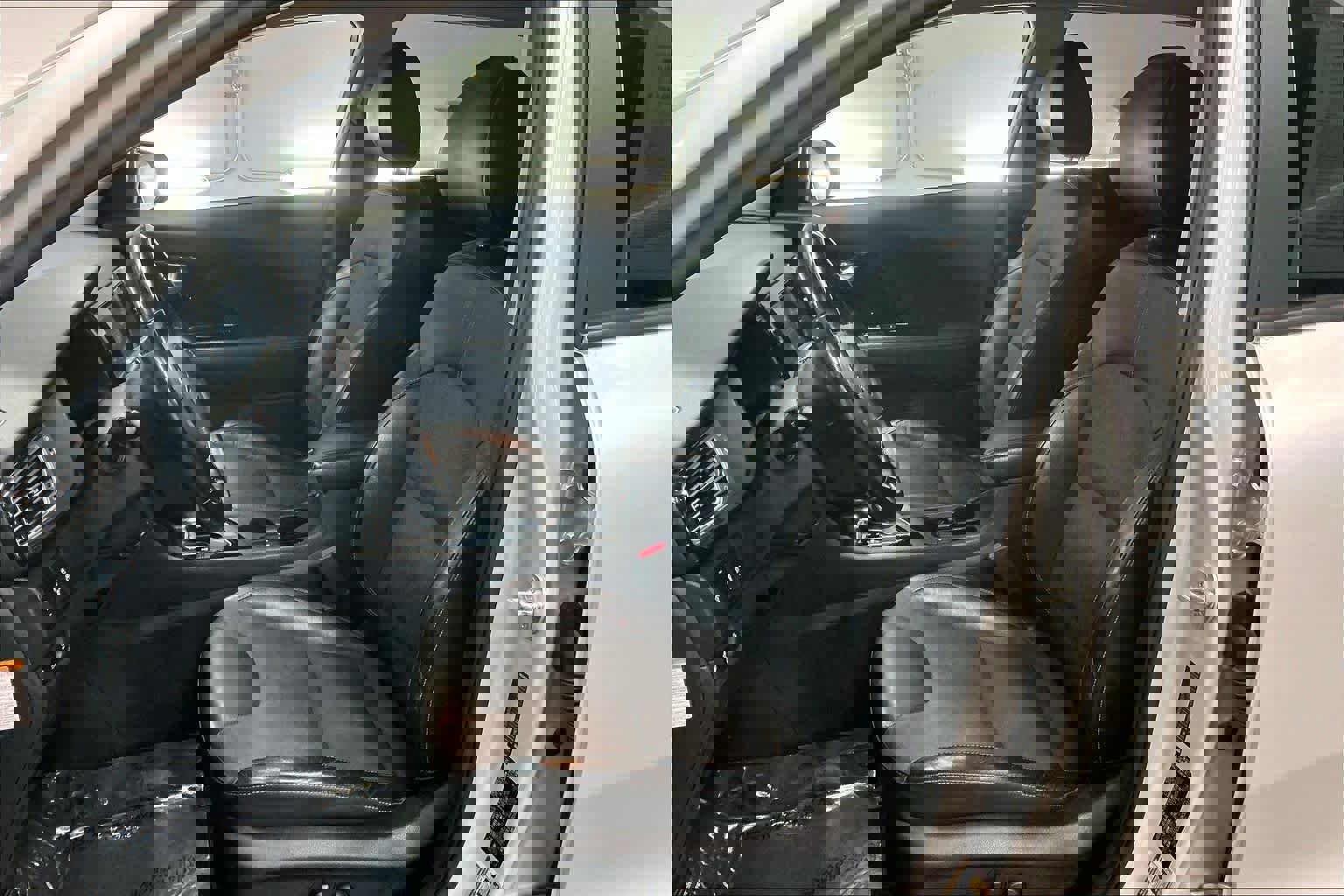 Used 2019 Kia Niro EX image 28