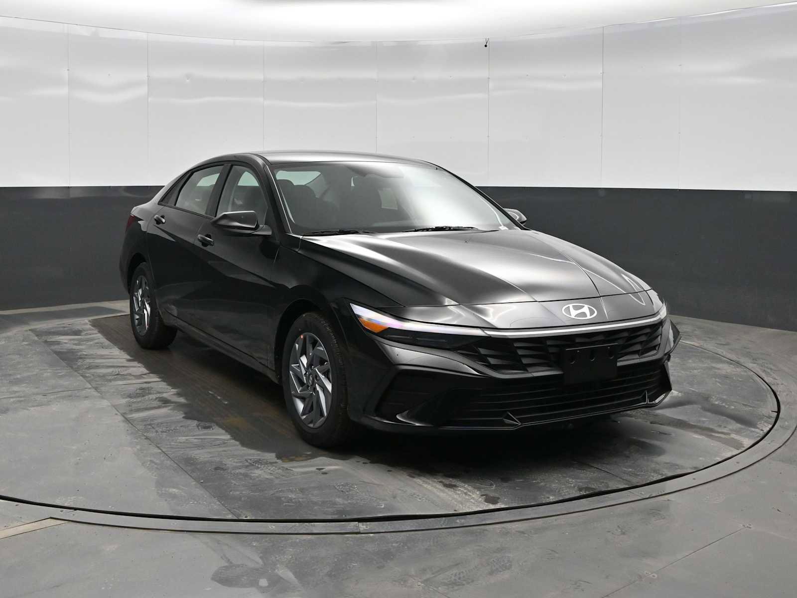 New 2026 Hyundai Elantra Blue video 2