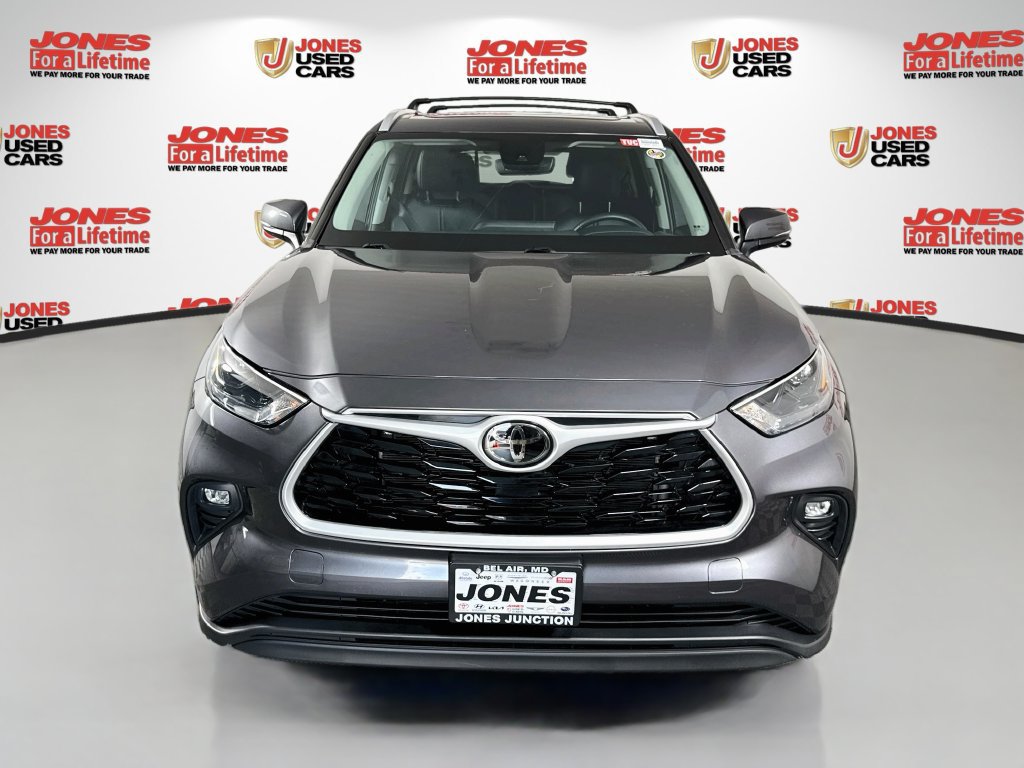 Used 2023 Toyota Highlander XLE FWD image 13