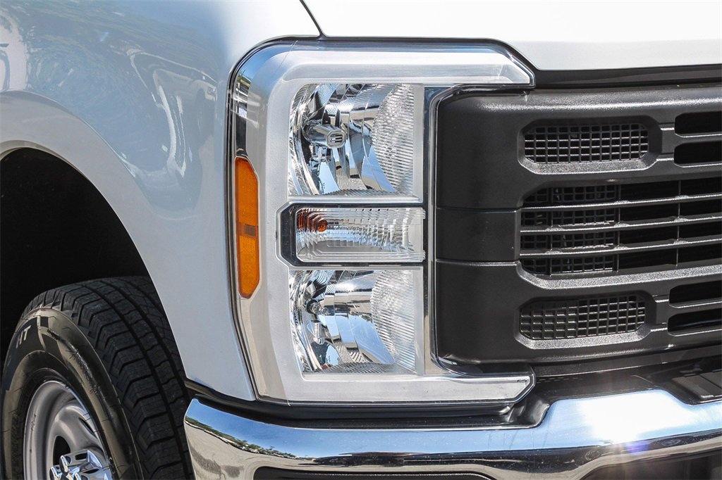 Used 2023 Ford F250 XL w/ XL Chrome Package image 4