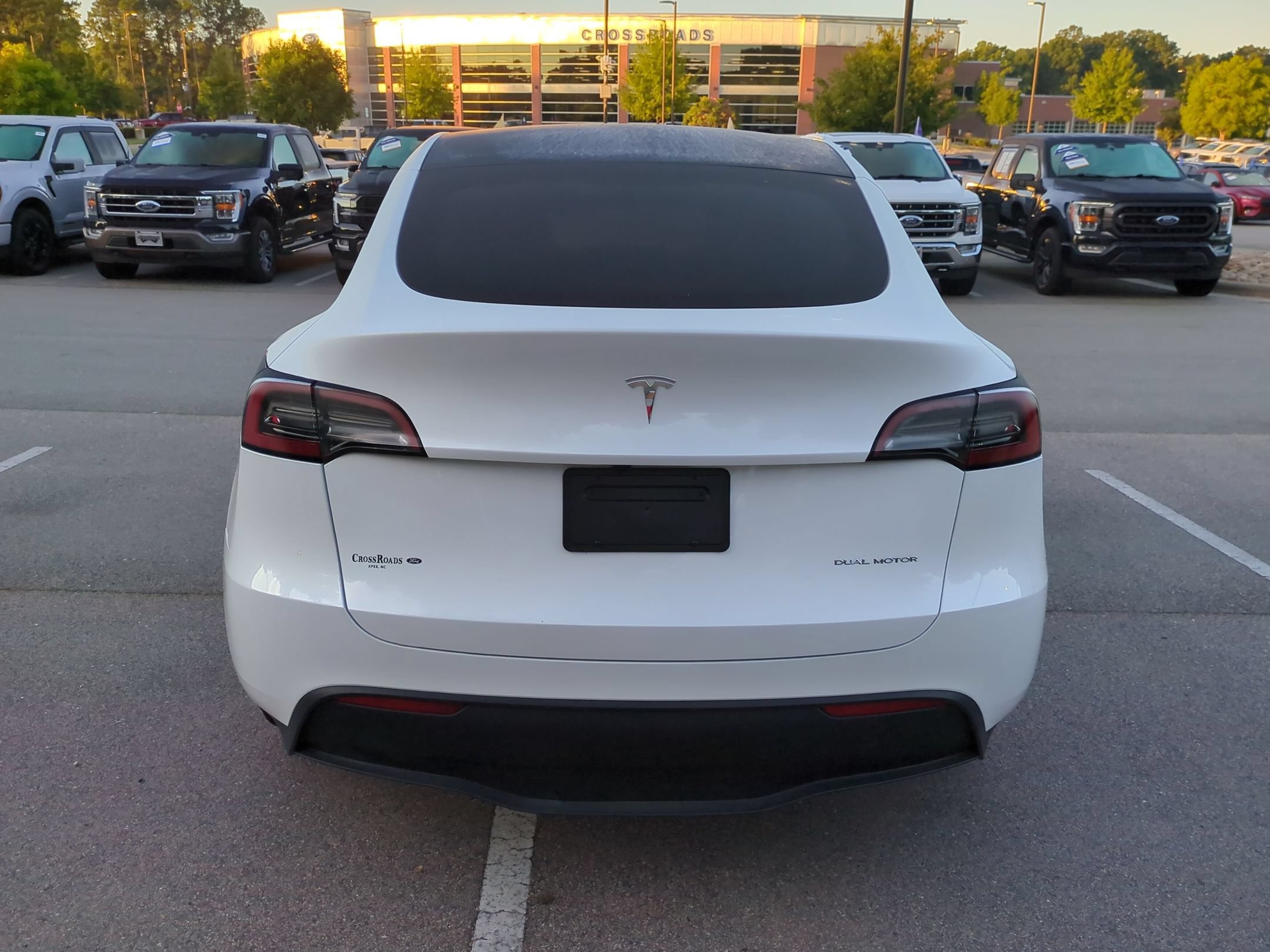 Used 2024 Tesla Model Y Long Range AWD/4WD image 5