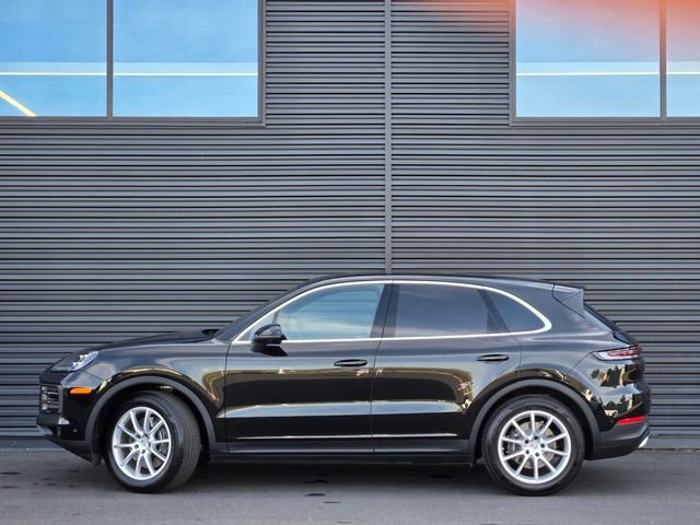 Used 2025 Porsche Cayenne image 2