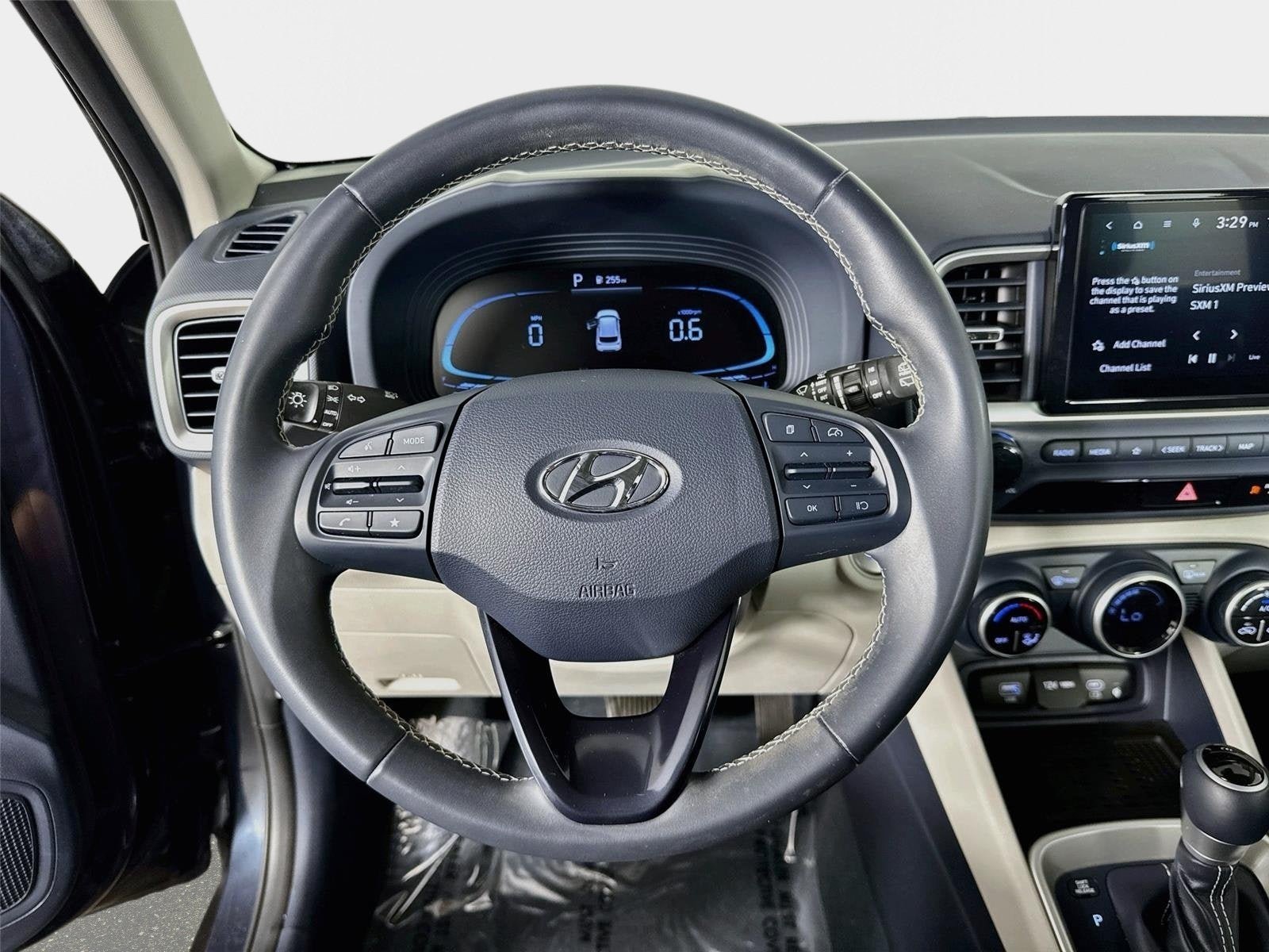 Used 2023 Hyundai Venue Limited w/ Cargo Package FWD image 13