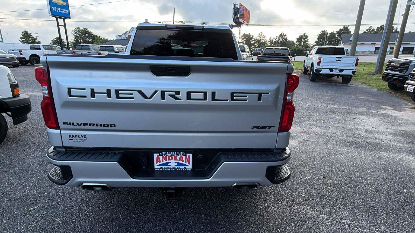 Used 2022 Chevrolet Silverado 1500 RST AWD/4WD image 9