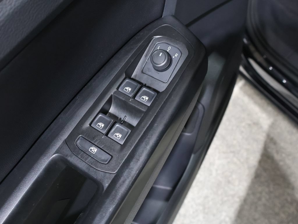 Used 2020 Volkswagen Atlas Cross Sport SE w/ Panoramic Sunroof Package AWD/4WD image 14