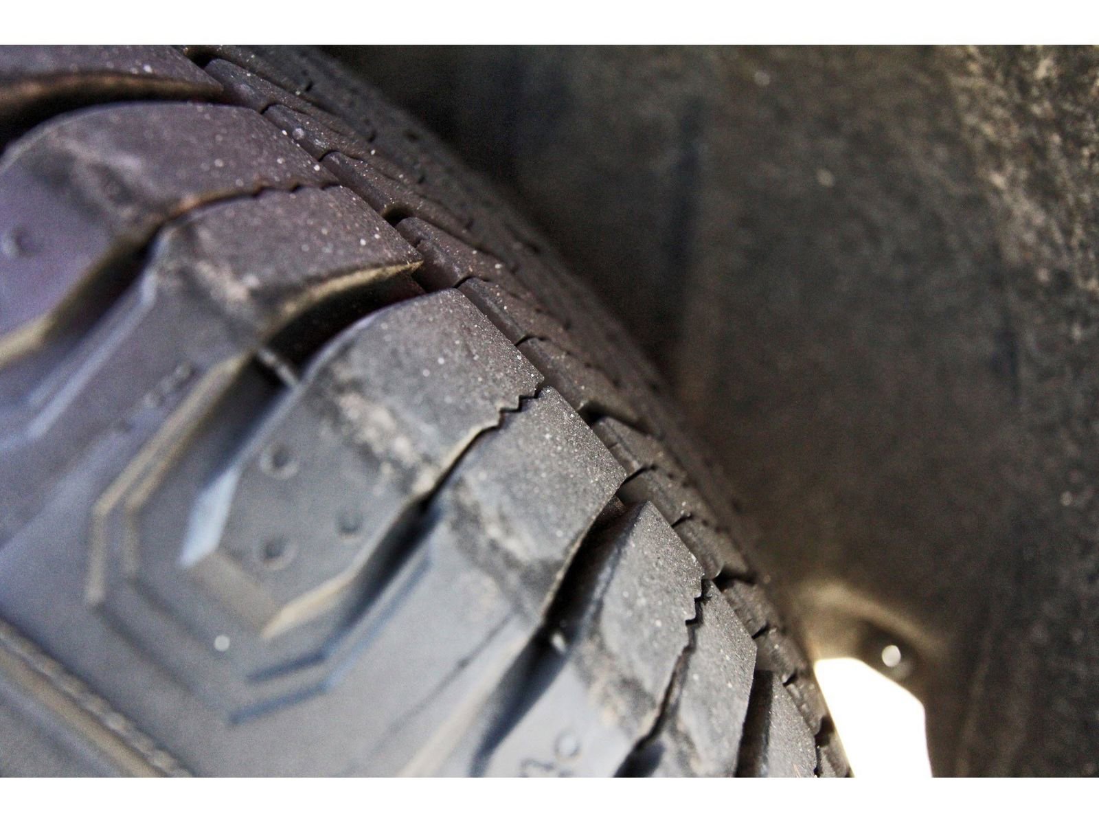 Used 2016 Toyota Camry LE image 32