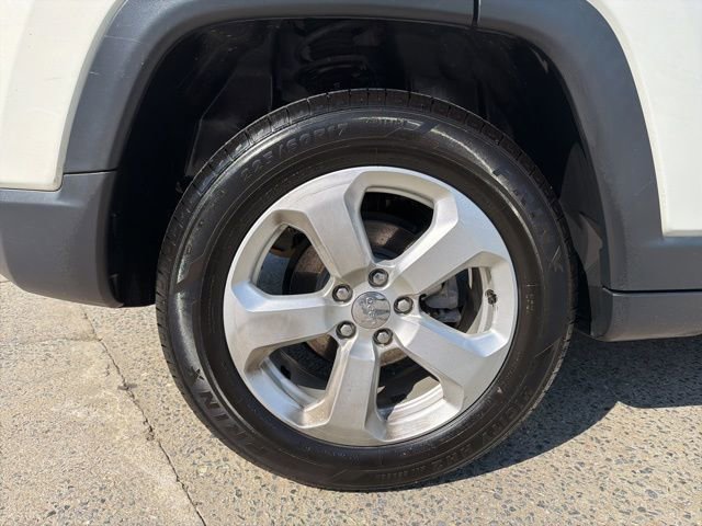 Used 2019 Jeep Compass Latitude image 16