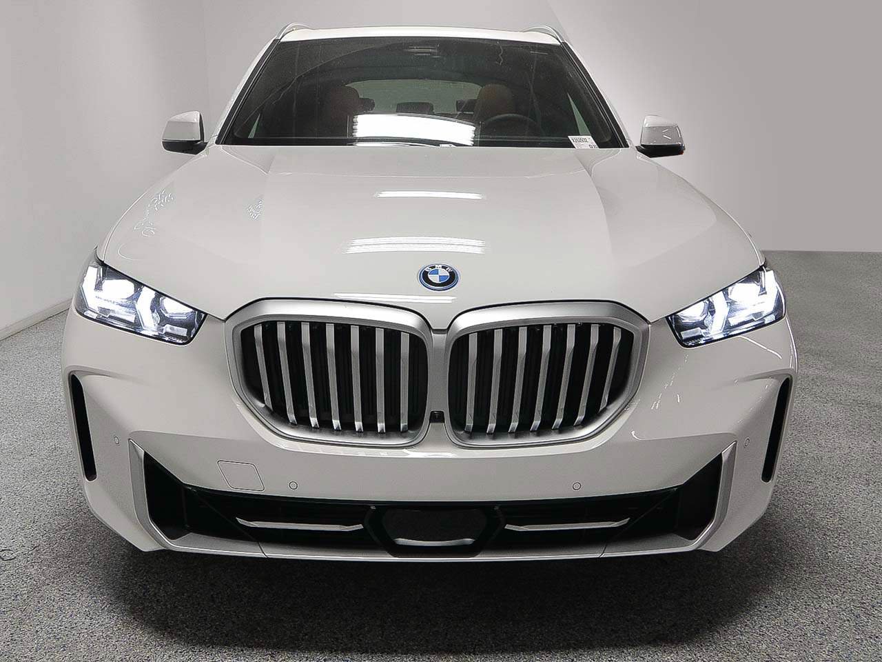 Used 2026 BMW X5 xDrive50e AWD/4WD image 2
