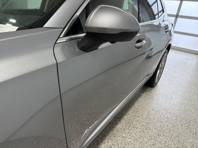 Used 2023 Buick Envision Avenir image 35