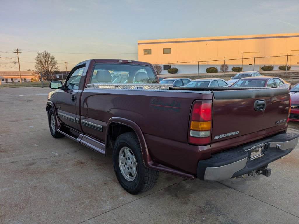 Used 2000 Chevrolet Silverado 1500 LS w/ Firm Ride Suspension Pkg image 7