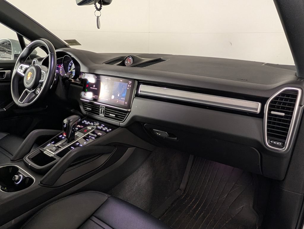 Certified 2023 Porsche Cayenne Platinum Edition AWD/4WD image 17