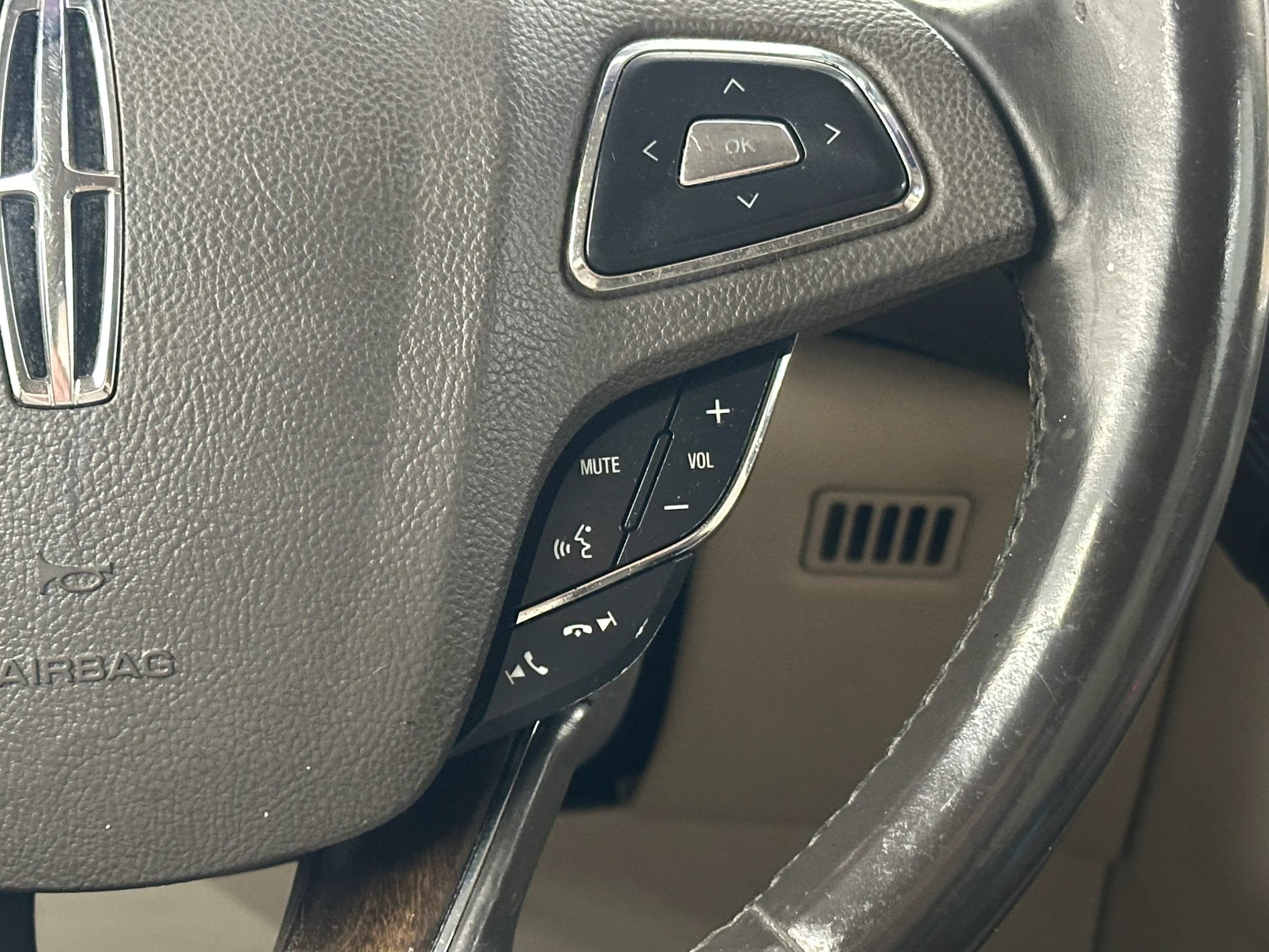 Used 2016 Lincoln MKX Select w/ Select Plus Package FWD image 21