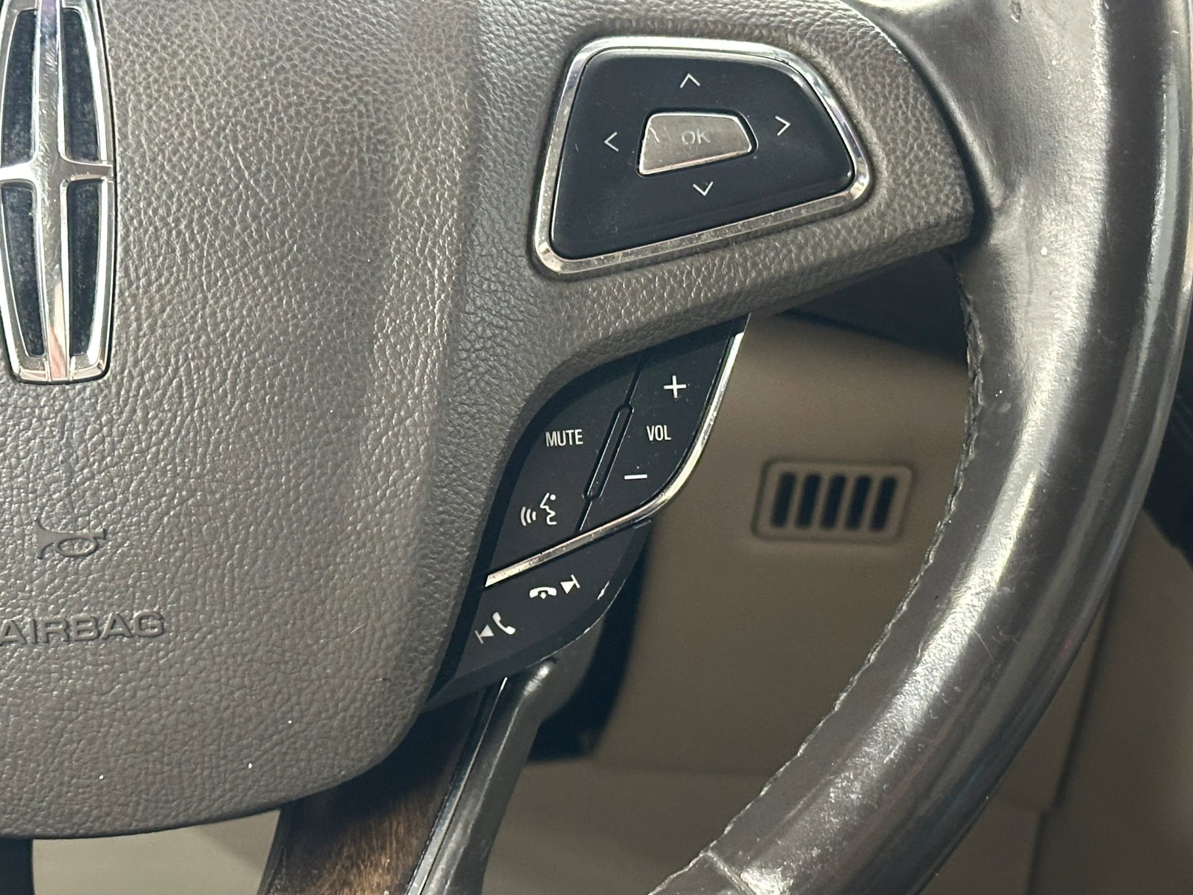 Used 2016 Lincoln MKX Select w/ Select Plus Package image 21