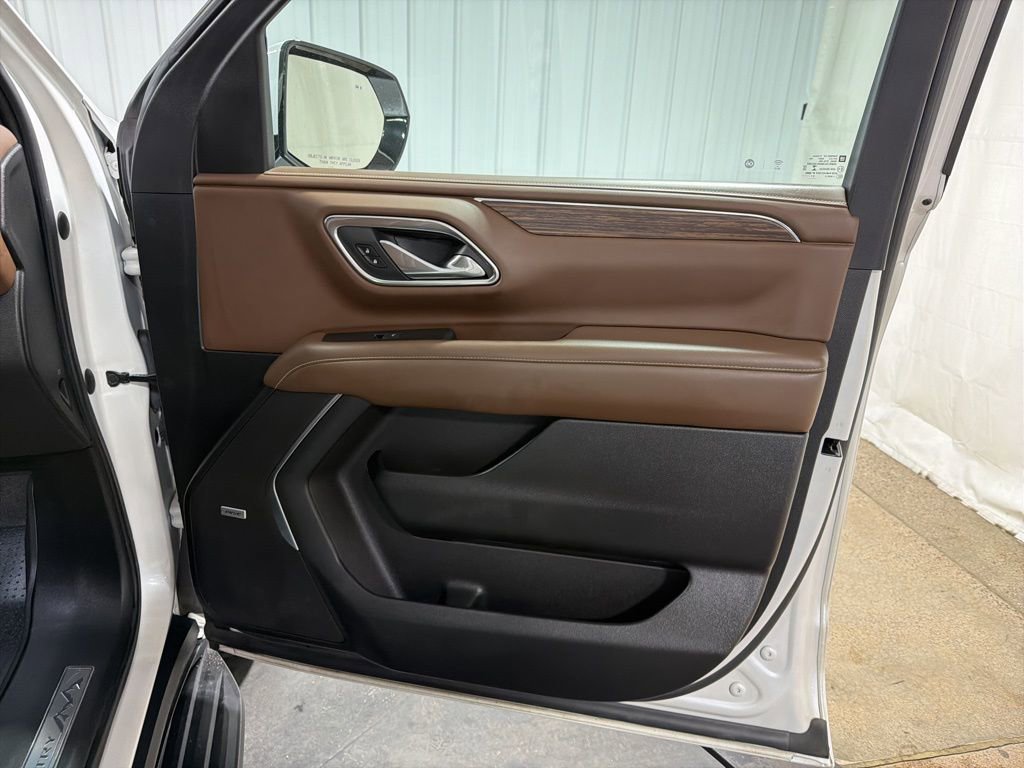 Used 2021 Chevrolet Suburban High Country AWD/4WD image 24