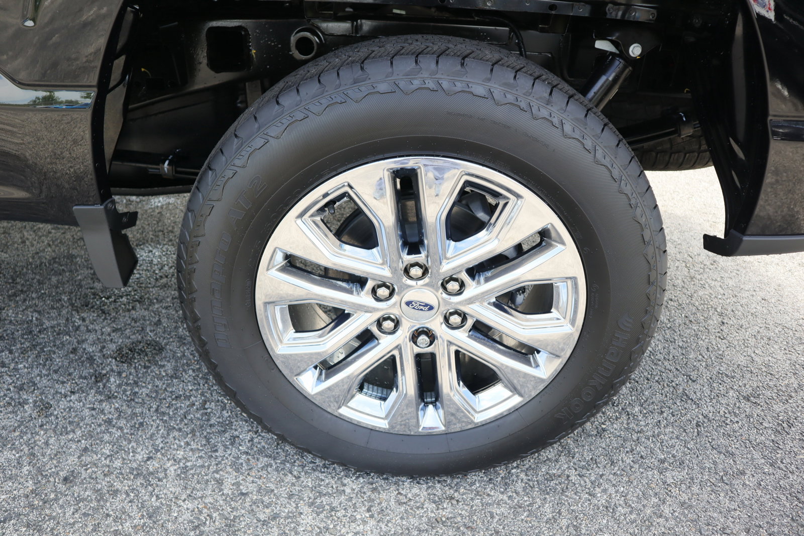 New 2025 Ford F150 Lariat w/ Equipment Group 501A Mid image 13