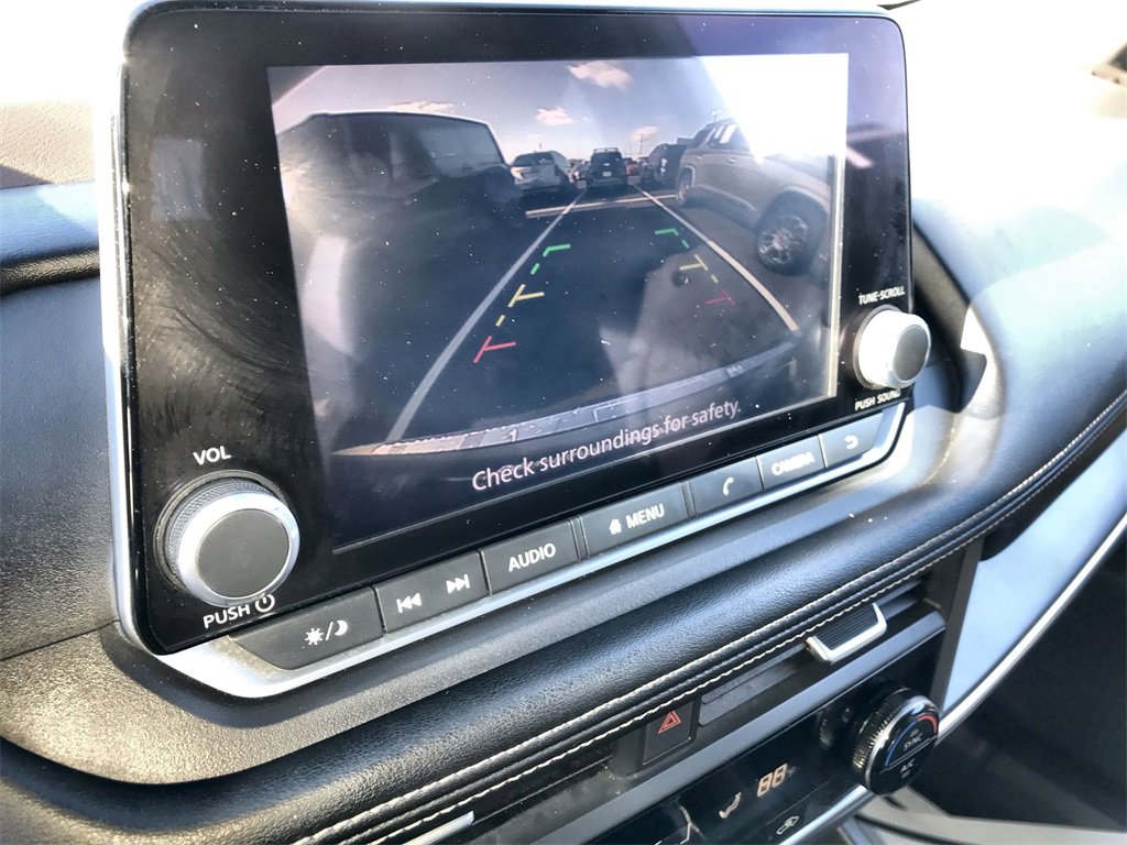 Certified 2023 Nissan Rogue SV image 17