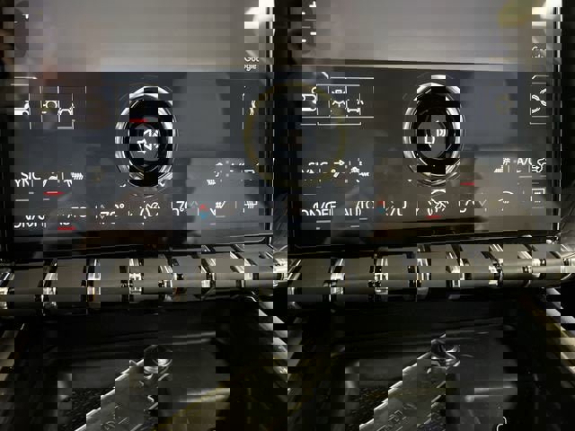 Certified 2024 GMC Acadia Elevation w/ Luxury Package image 18