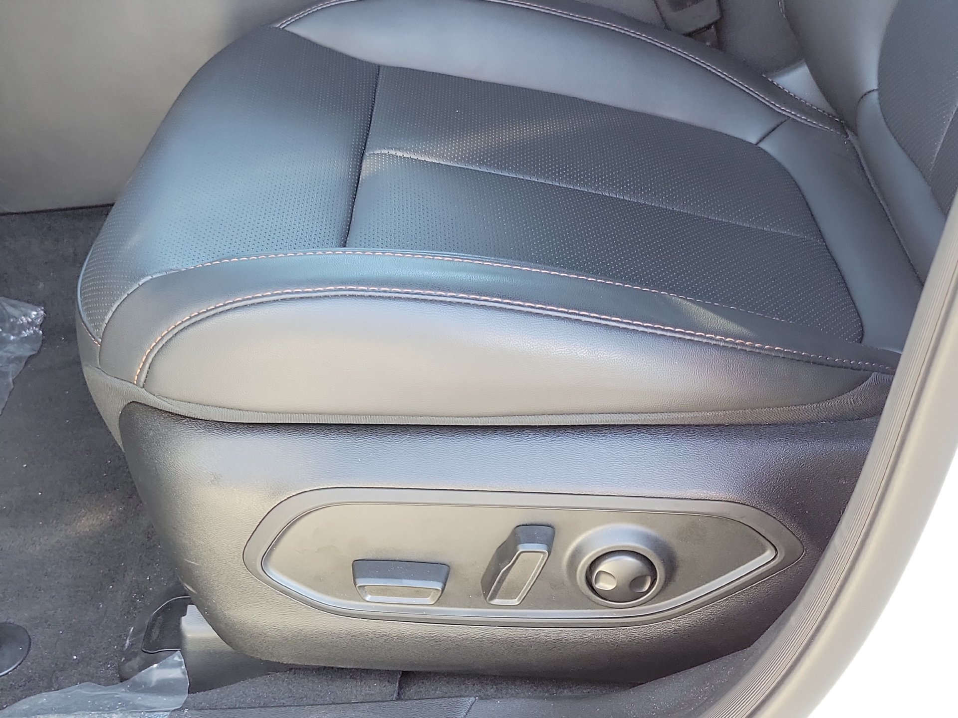 New 2026 Jeep Cherokee Limited AWD/4WD image 12