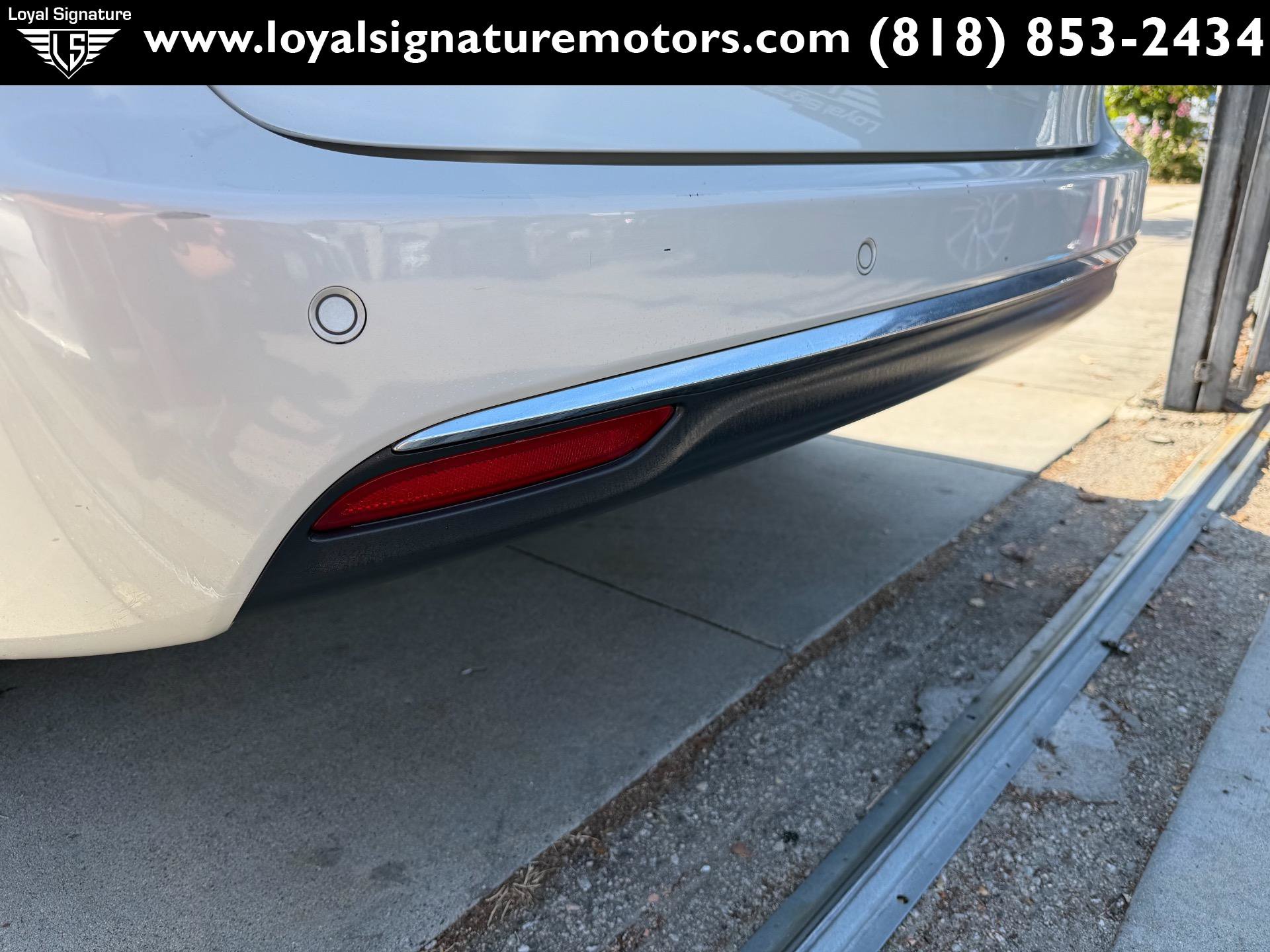 Used 2017 Chrysler Pacifica Touring-L w/ Tire & Wheel Group FWD image 8