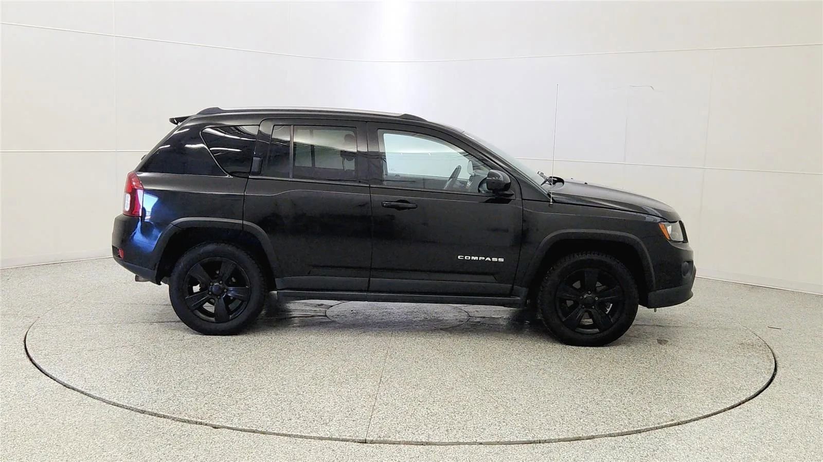 Used 2017 Jeep Compass Latitude image 8