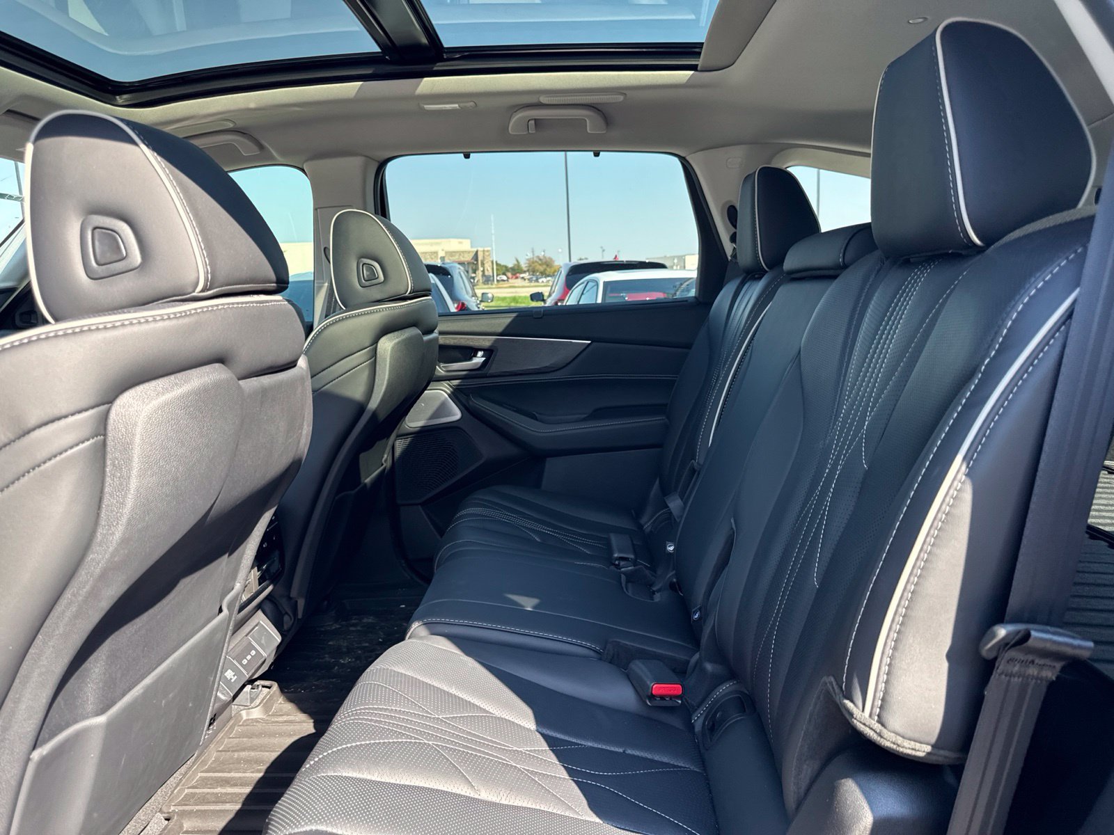 Used 2026 Acura MDX w/ Advance Package AWD/4WD image 15