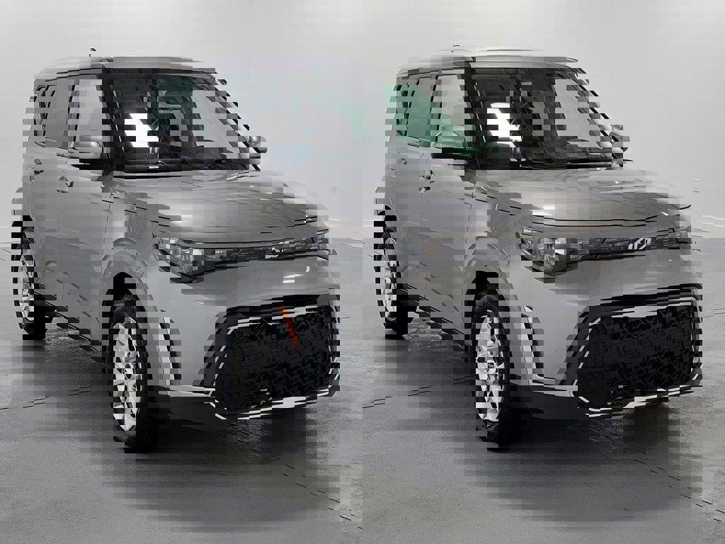 Used 2023 Kia Soul LX w/ Option Group 015 image 2