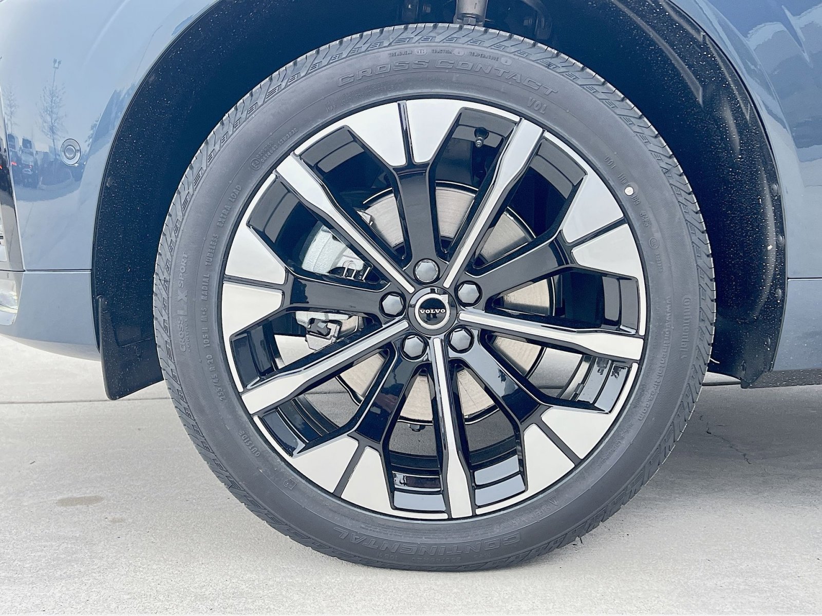 New 2026 Volvo XC60 B5 Plus w/ Protection Package Premier image 12