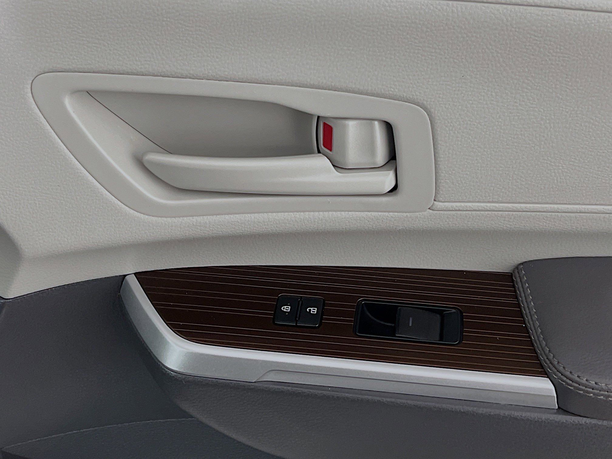 Used 2023 Toyota Sienna LE image 32