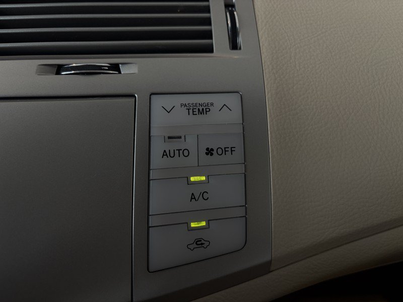 Used 2009 Toyota Avalon Limited FWD image 35