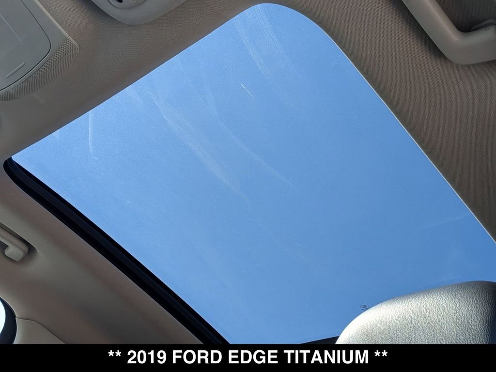 Used 2019 Ford Edge Titanium w/ Equipment Group 301A AWD/4WD image 4