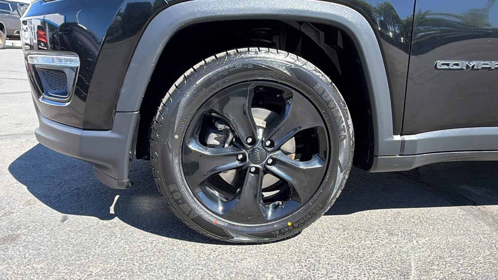 Used 2020 Jeep Compass Latitude FWD image 9
