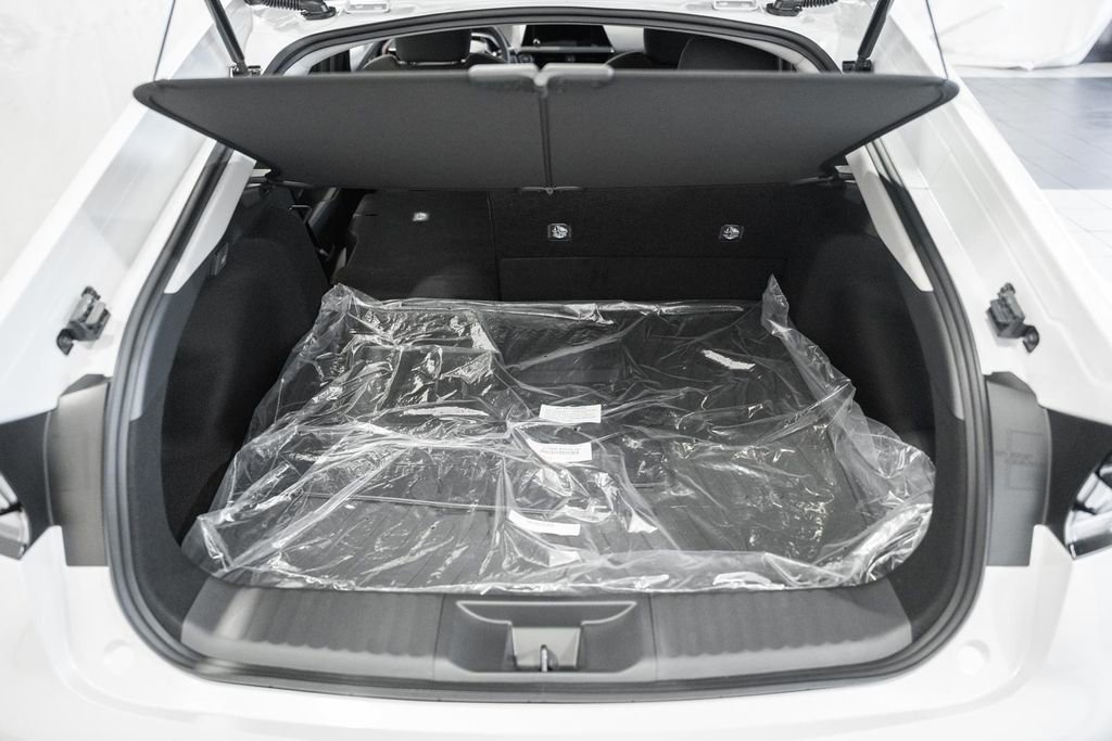 New 2026 Toyota Prius Plug-In Hybrid image 9