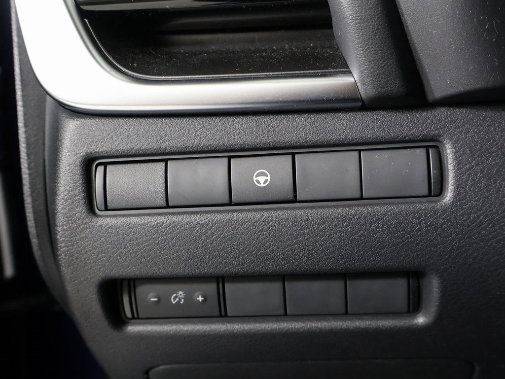 Used 2022 Nissan Rogue SV image 25