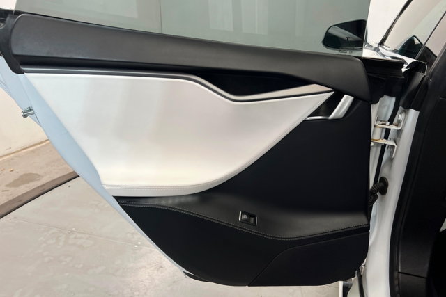 Used 2019 Tesla Model S Performance AWD/4WD image 18