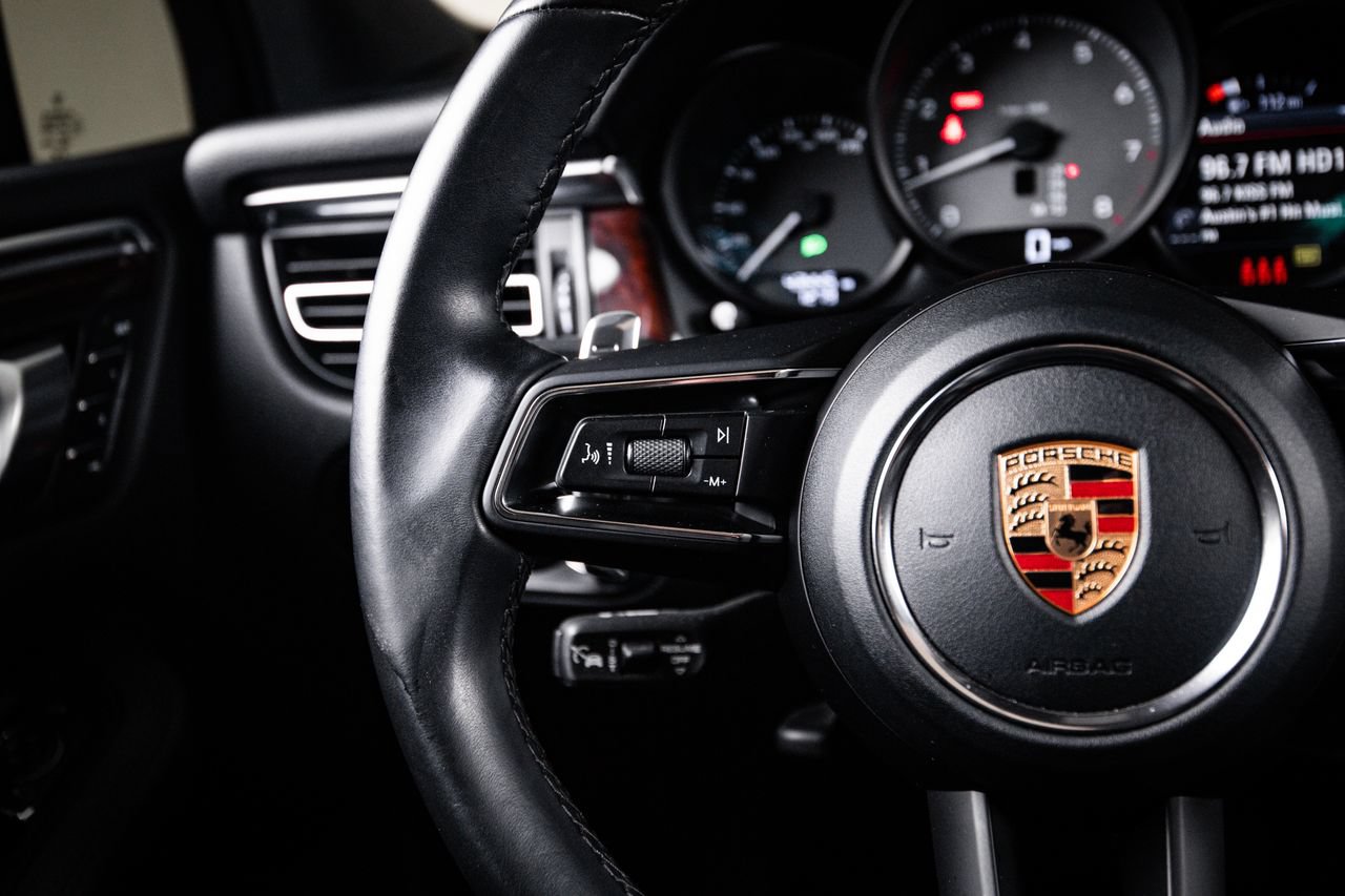 Certified 2023 Porsche Macan S AWD/4WD image 17